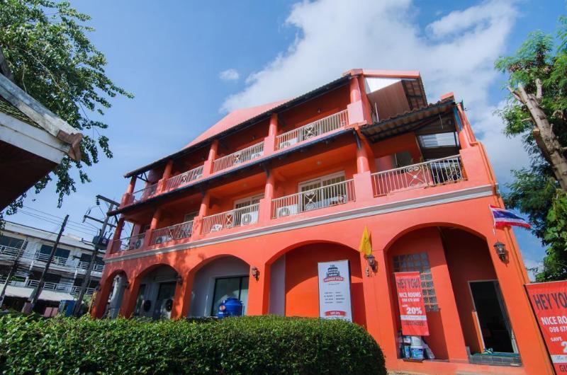 The Orange Pier Guesthouse Ban Bang Chak  Esterno foto